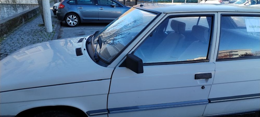 Renault 11 GTL e carro antigo tudo em funcionamento