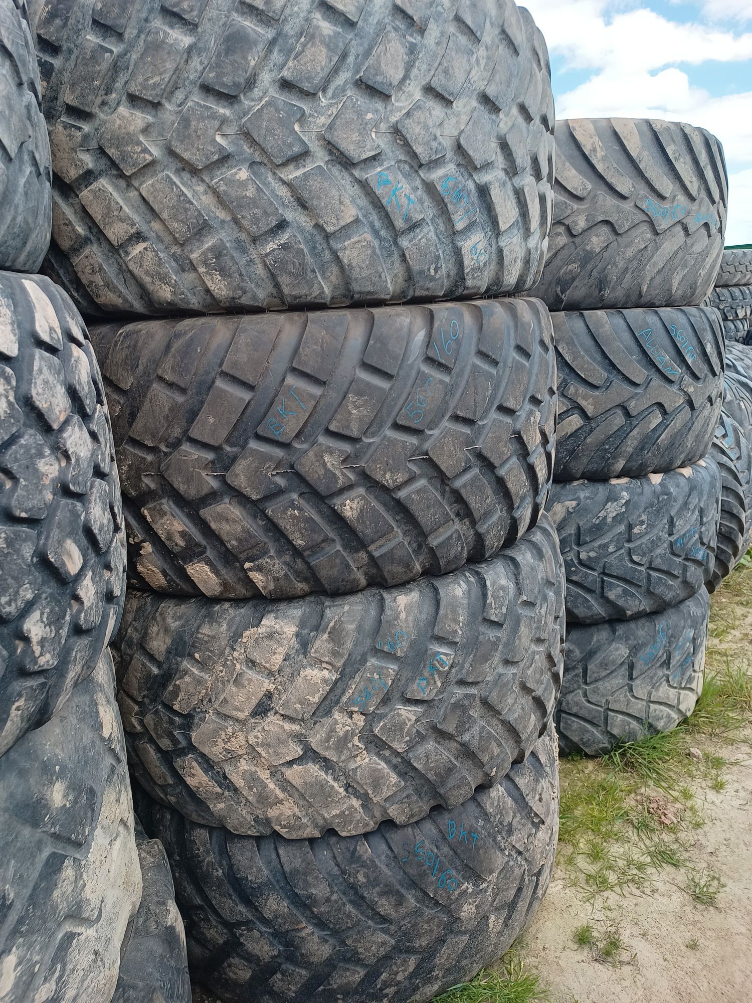 Opony rolnicze 560/60r22.5 alliance 550/60-22.6 bkt Mitas vredestein