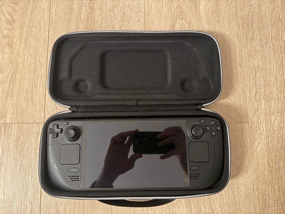 Steam Deck OLED 512gb + 1tb Sandisk Extreme Pro POLECAM