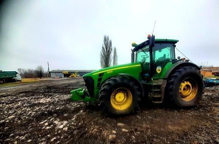 Трактор ,JOHN DEER 8530