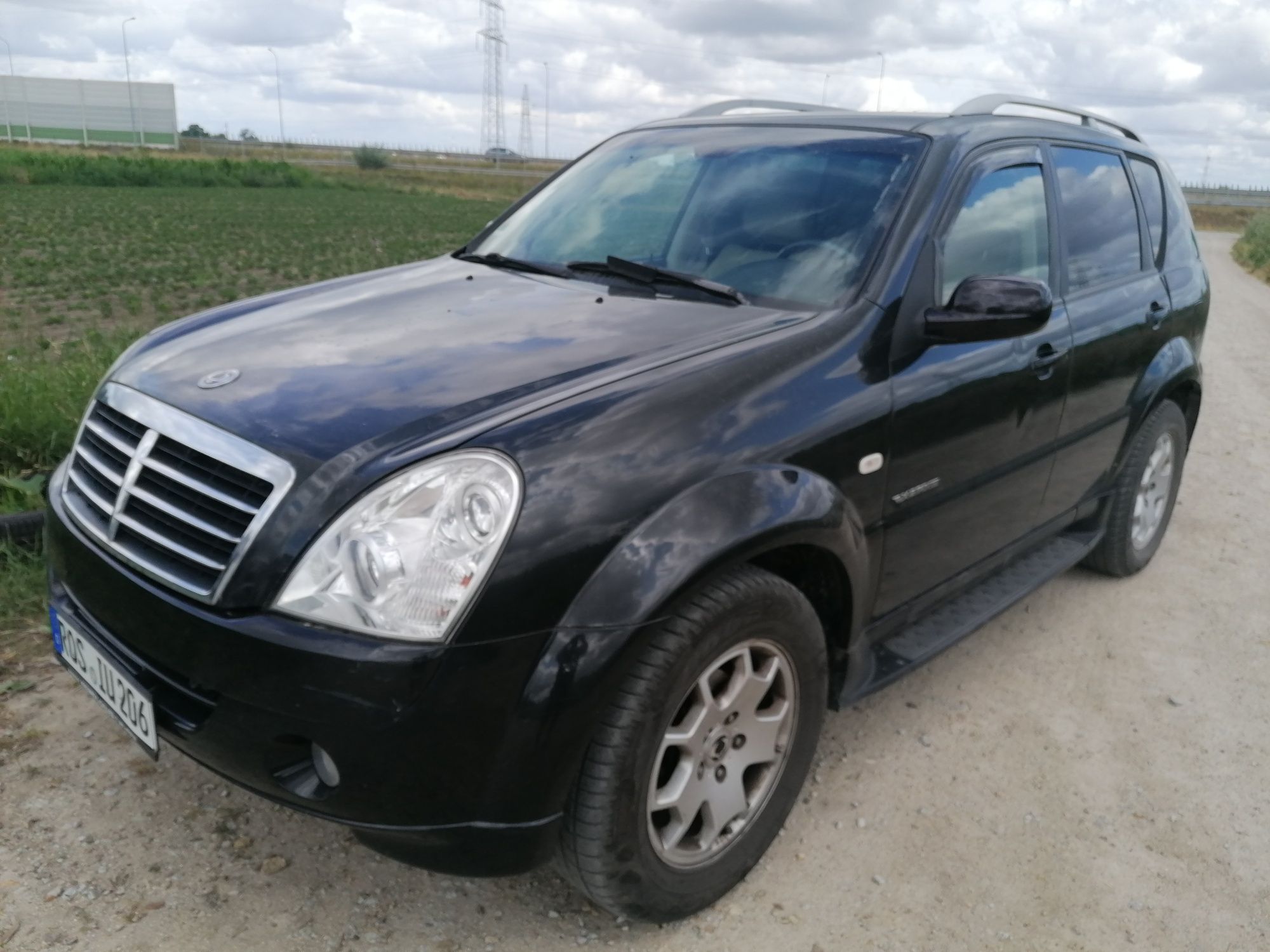 Sangyong Rexton Suzuki Ml Isuzu Patrol