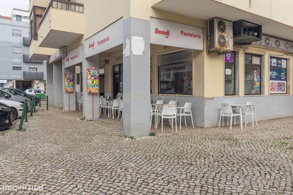 Loja para venda no Centro de Corroios