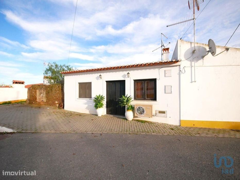 Casa de aldeia T2 em Mértola de 74,00 m2