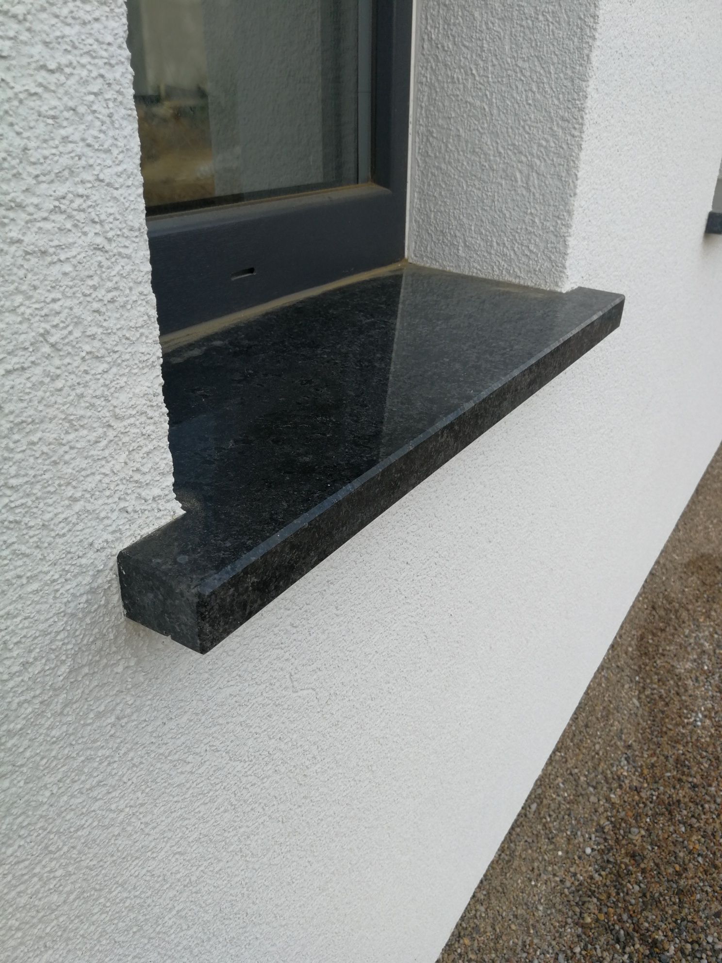 Parapety granitowe wewnętrzne i zewnętrzne na wymiar.