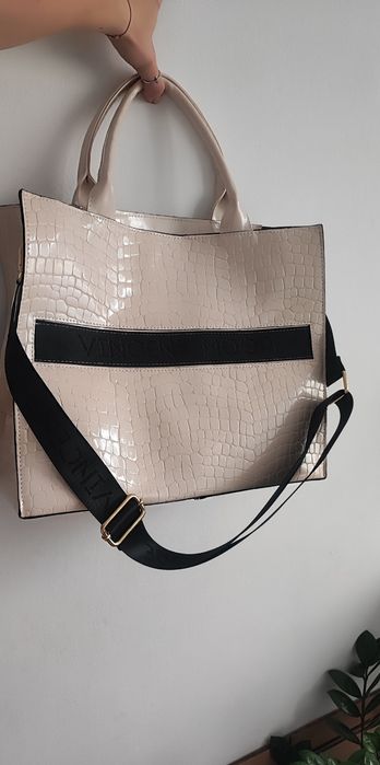Duża torba krokodyl lakierowana ecru z paskiem Butik