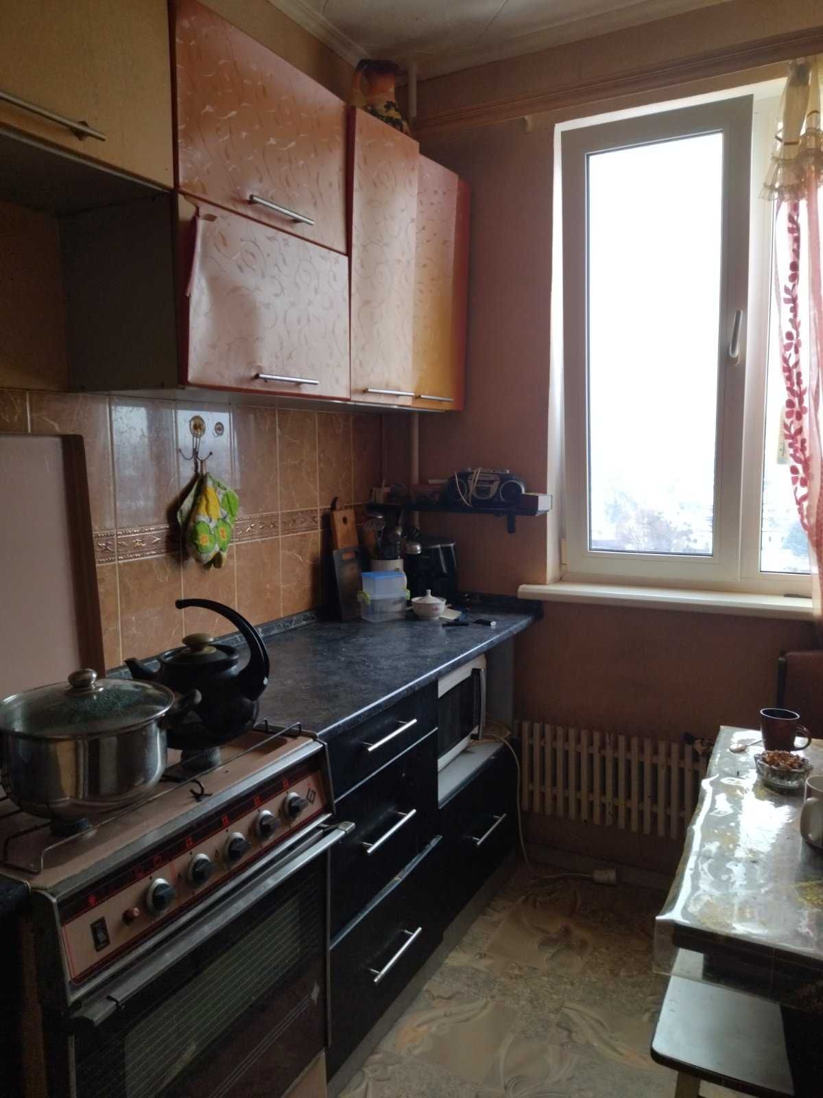 Продам 3 комнатную квартиру возле метро Киевская