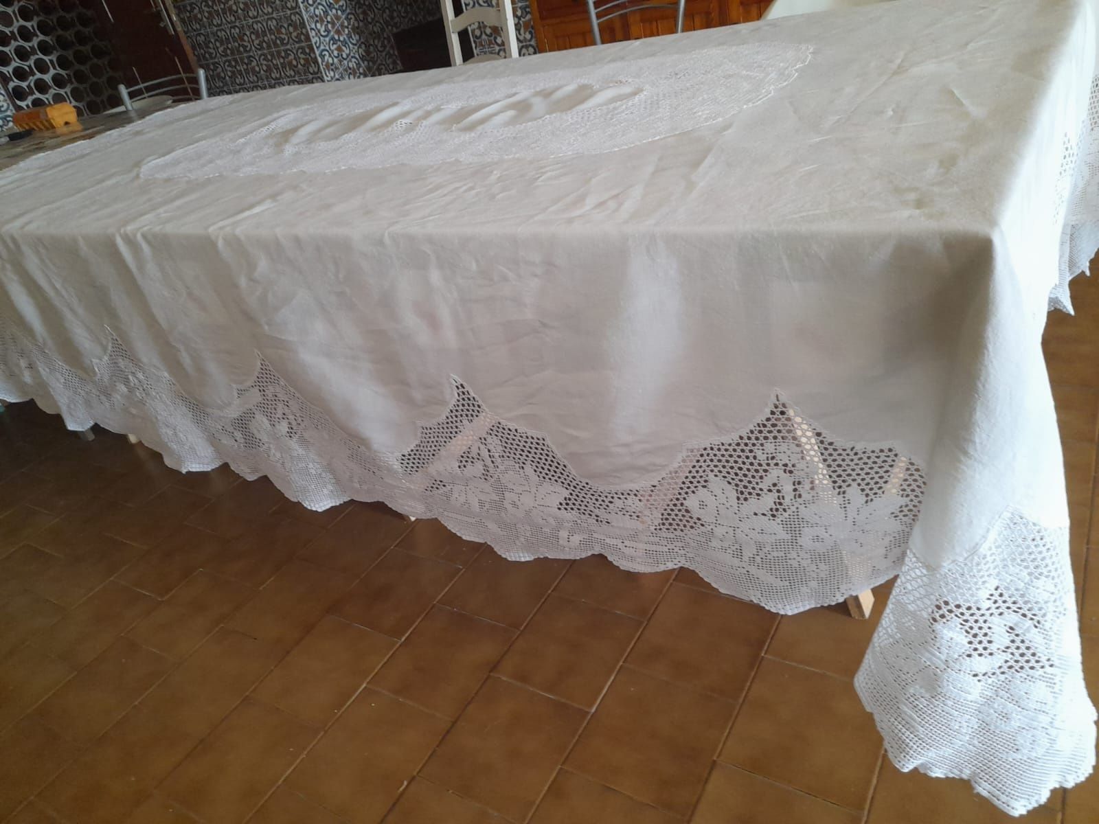 Toalha de renda e linho