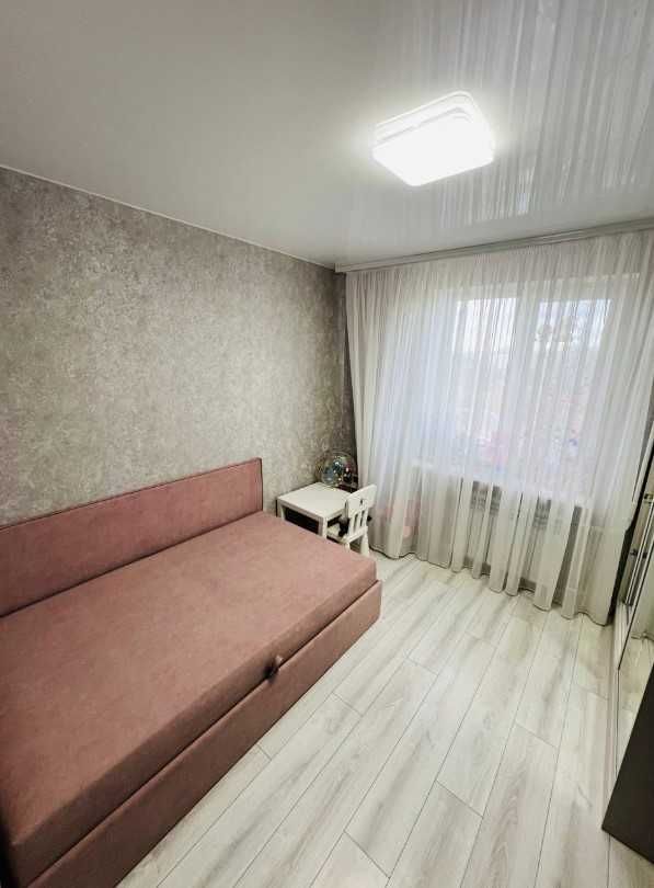 Продаж 3к квартири 65 кв. м на вул. Пирогова