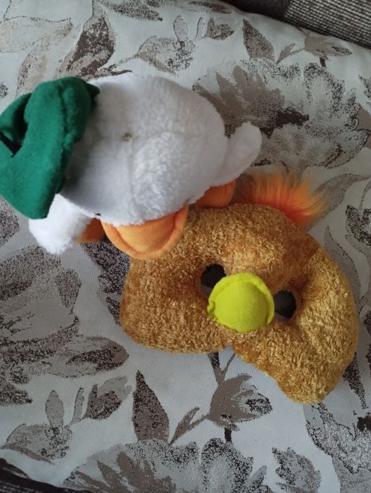 Маска  каченя або курча та іграшка в подарунок