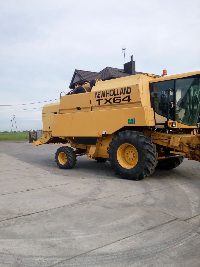 New Holland tx64