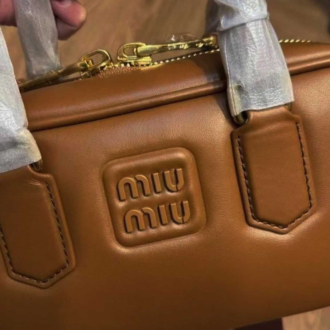 Kultowa MIU MIU brązowa torba bowling - must have sezonu!