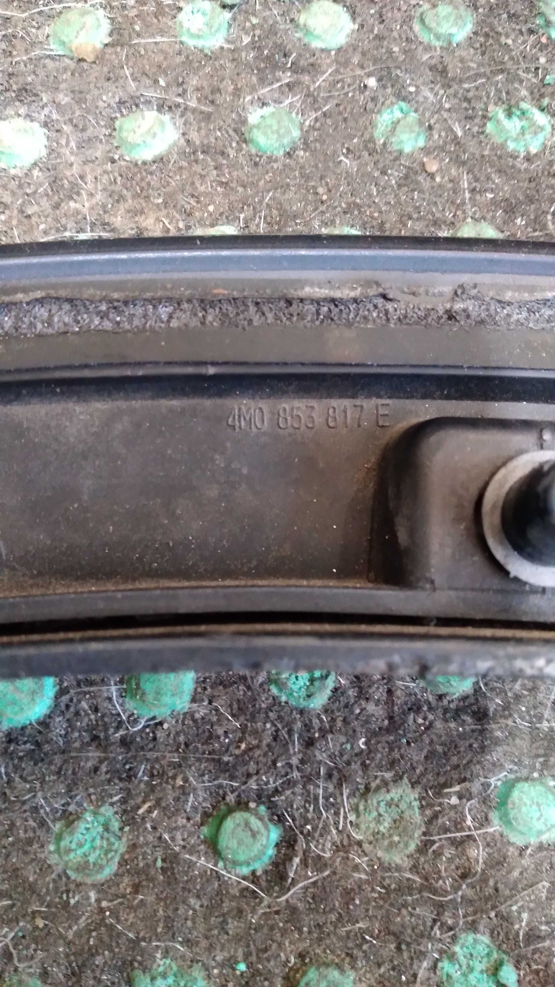 AUDI Q7 listwy nadkoli kod LAK. LC5M
