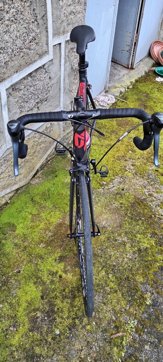 Vendo bicicleta de estrada coluer ótimo estado com poucos km's rodados