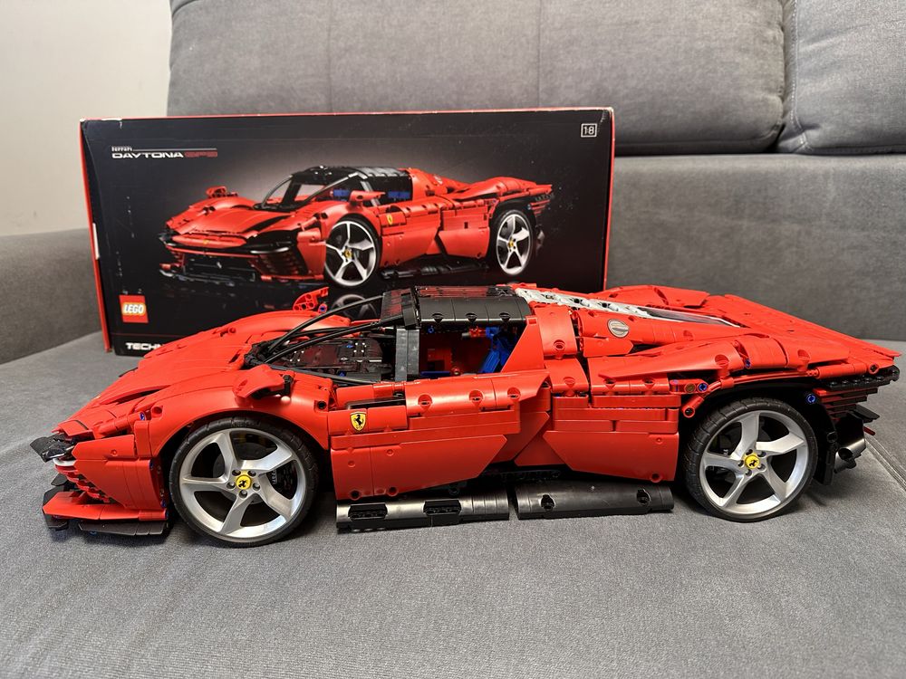 LEGO Ferrari Daytona SP3