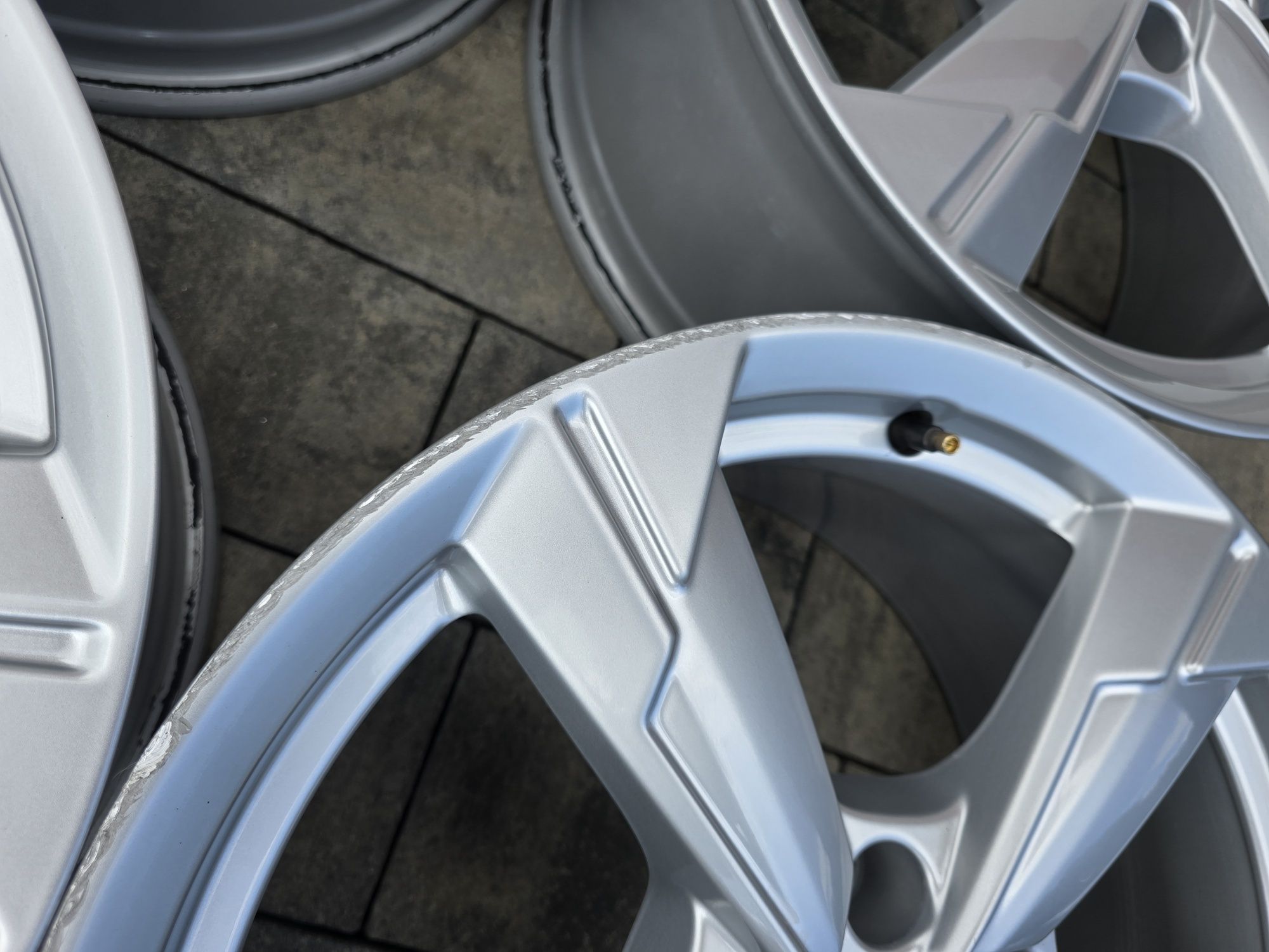 Alufelgi 18" 5x112 ET39 Audi Q5 Q3 A6 C8 C7 A5 B9 B8 OEM !