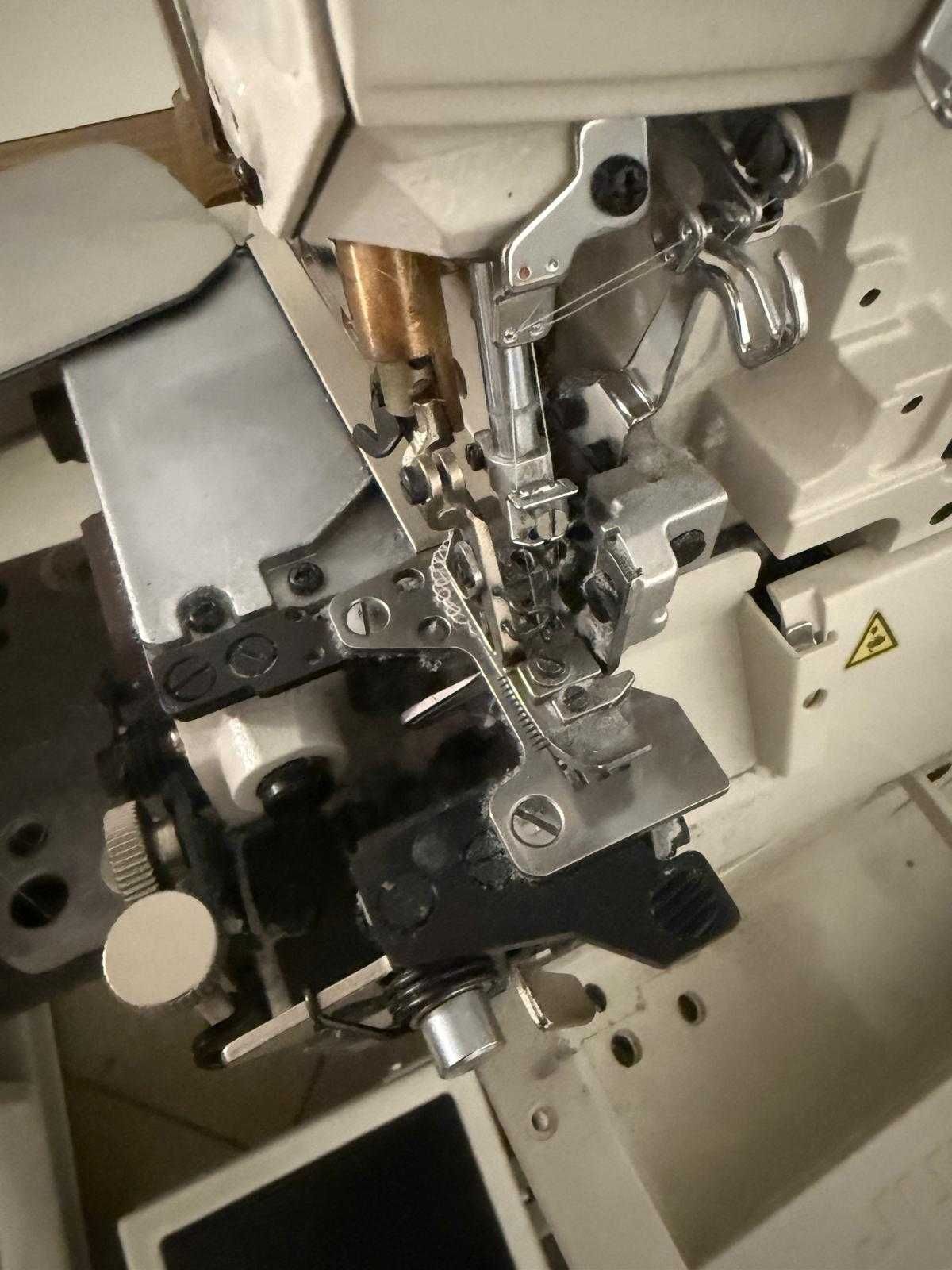 Overlock przemysłowy JUKI MO-6700DA Series – używany