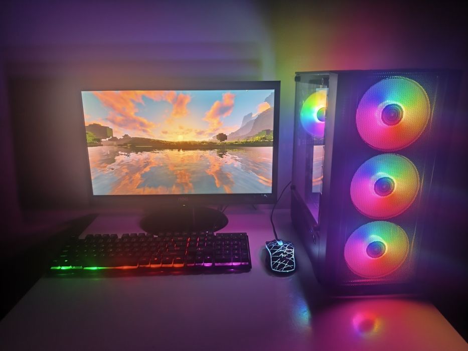 Komputer gamingowy i5/16gb/1tb/gt730 z monitorem klawiaturą i myszką