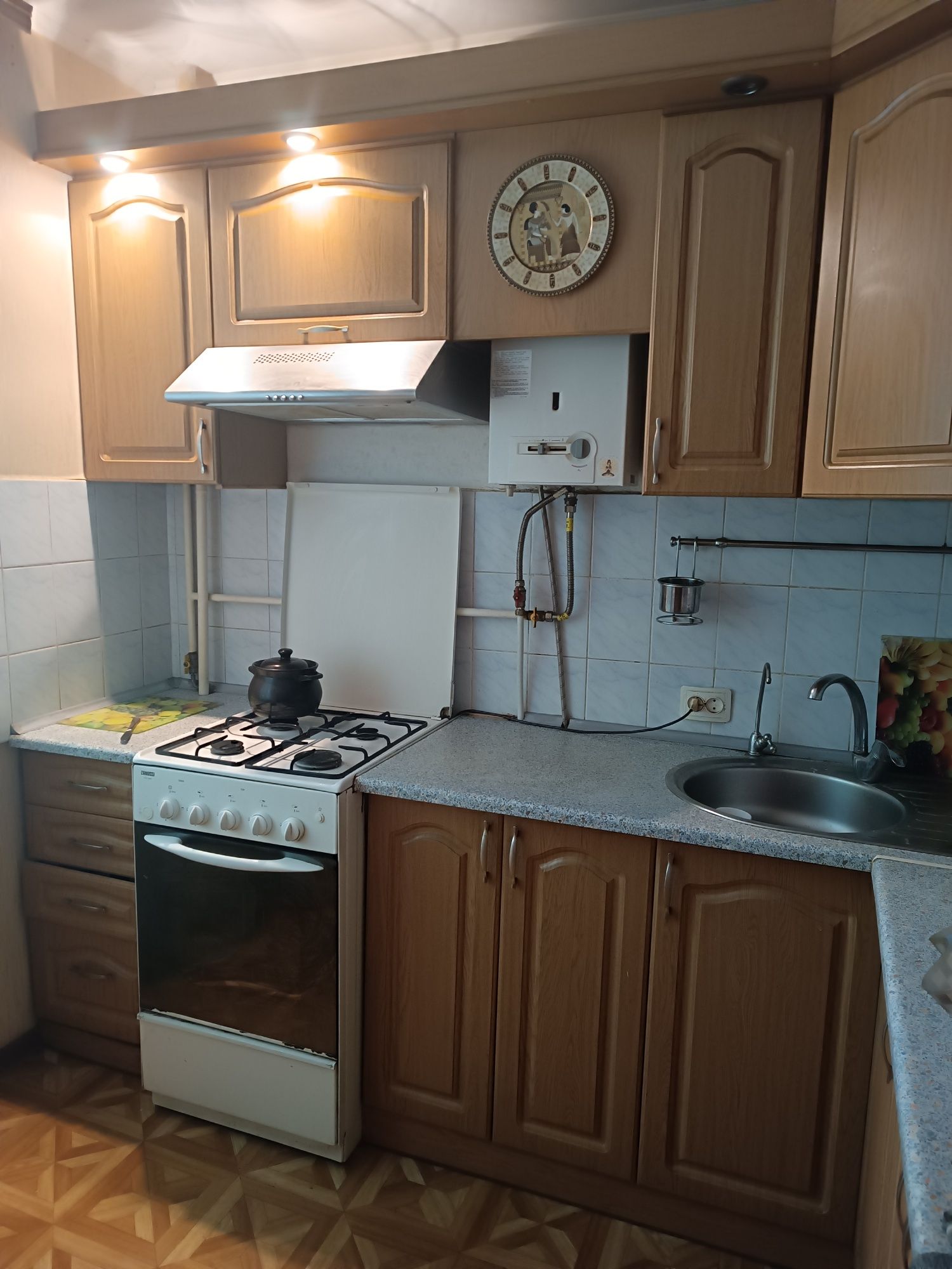 Продам 1 кк Театральная
