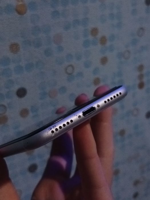 Продам айфон 8 на 256гб