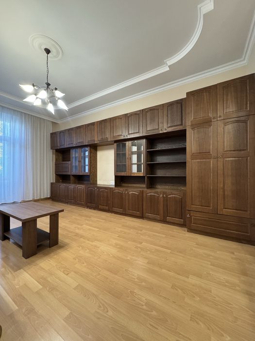 Трикімнатна квартира в Центрі