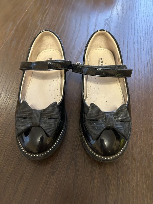 Туфельки для дівчинки