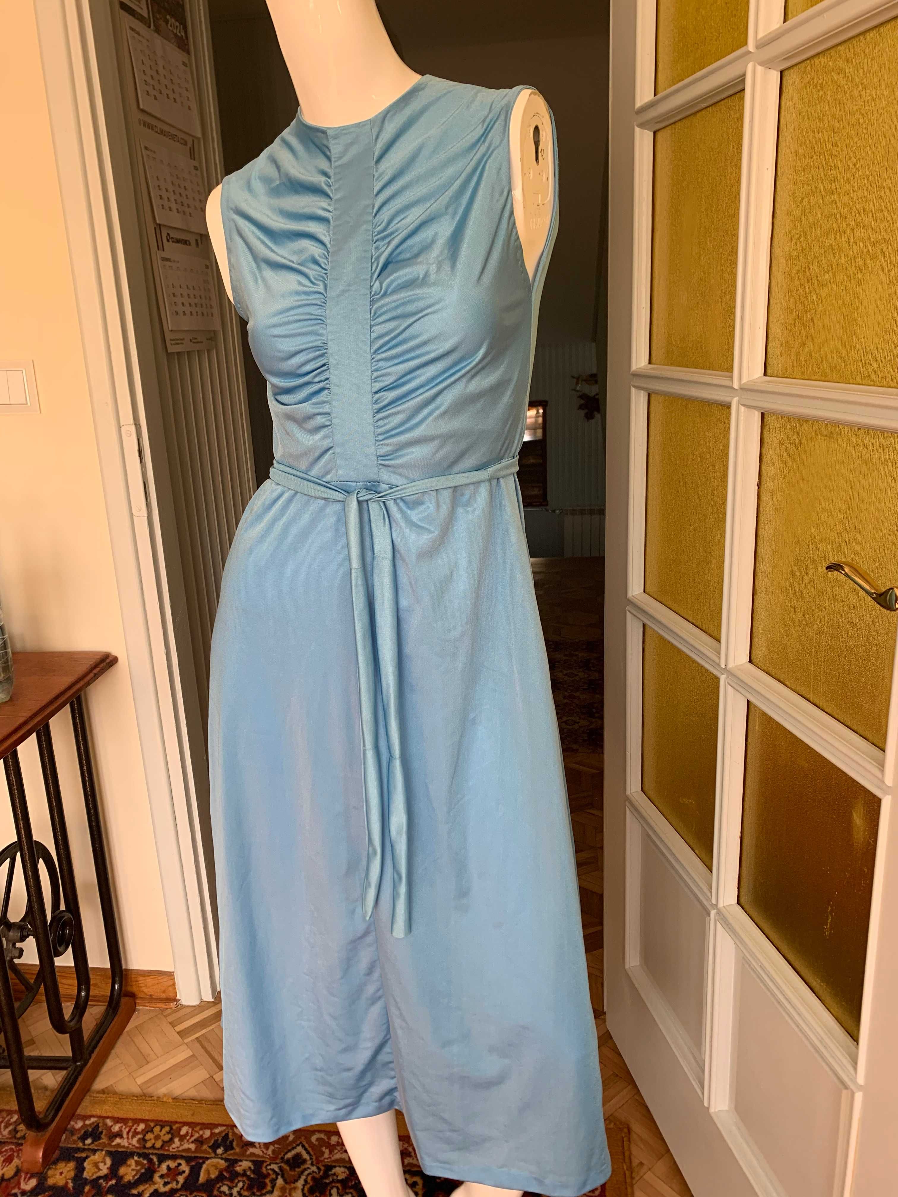 Błękitna marszczona sukienka z PRL