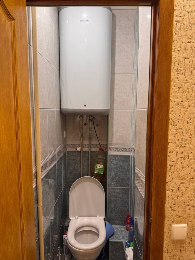 Продам квартиру 1/5 поверх