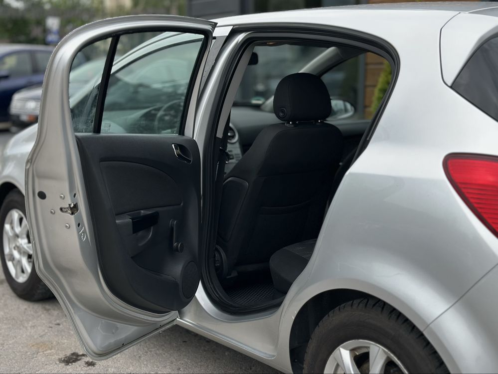 OPEL CORSA 2011 року, 1.2 бензин, механіка, передній привід.