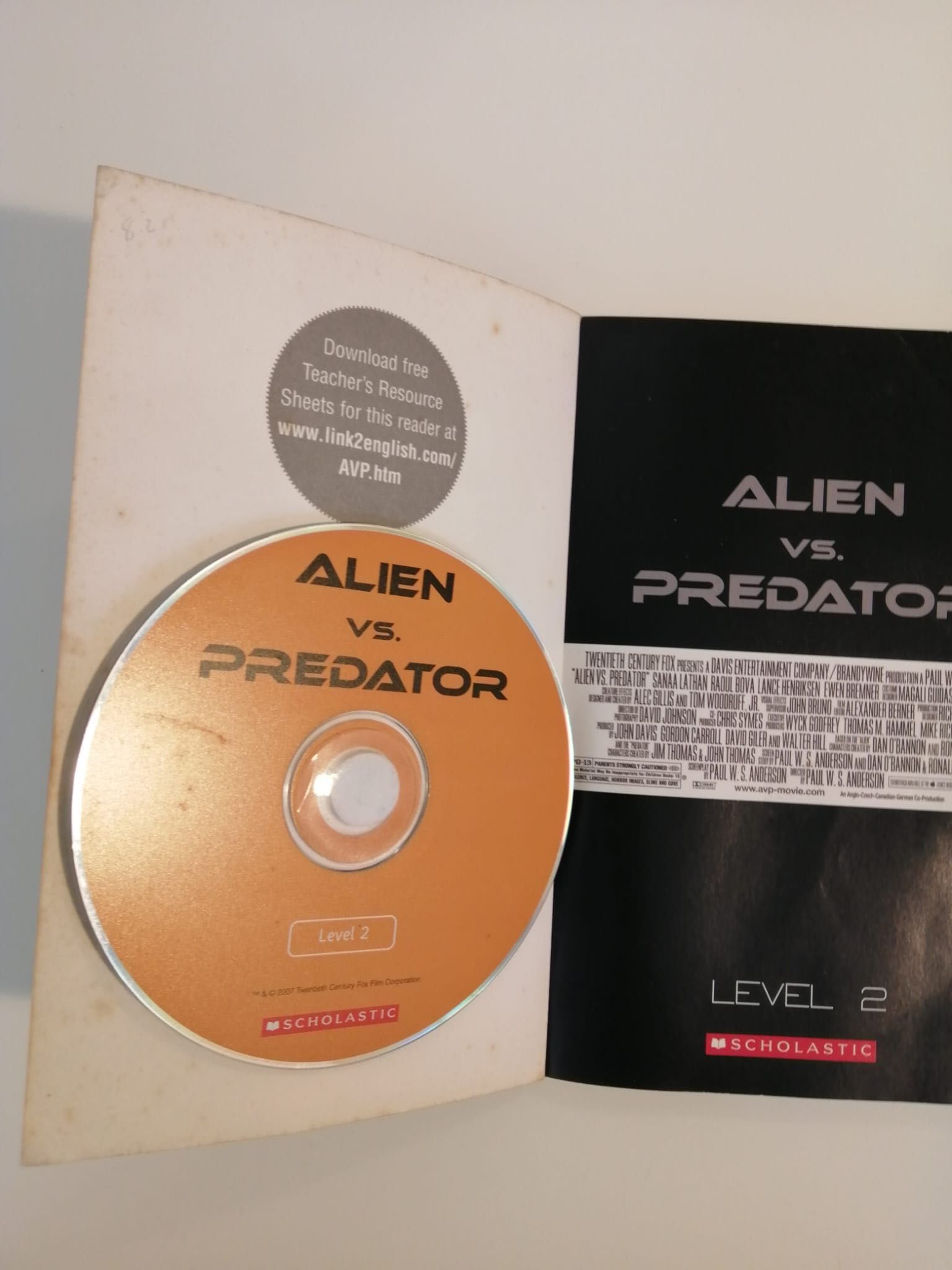 Livro ingles Alien vs Predador