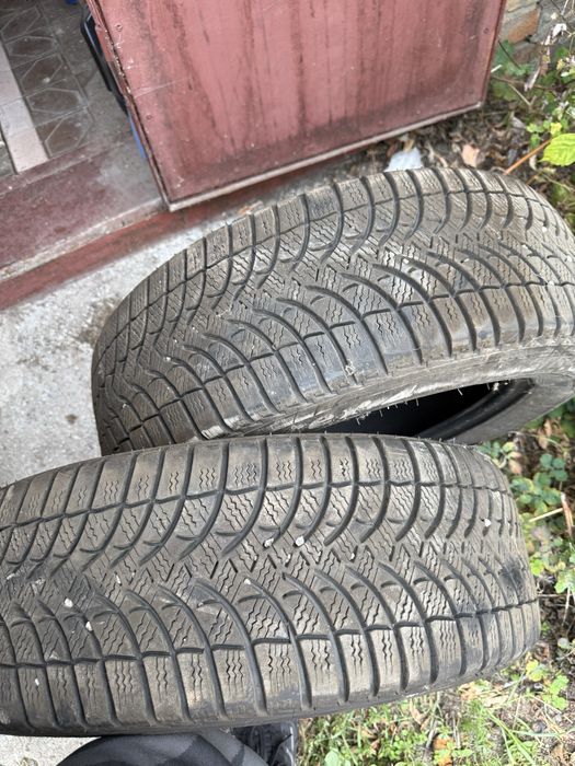 Пара зимової гуми 215 60 R16