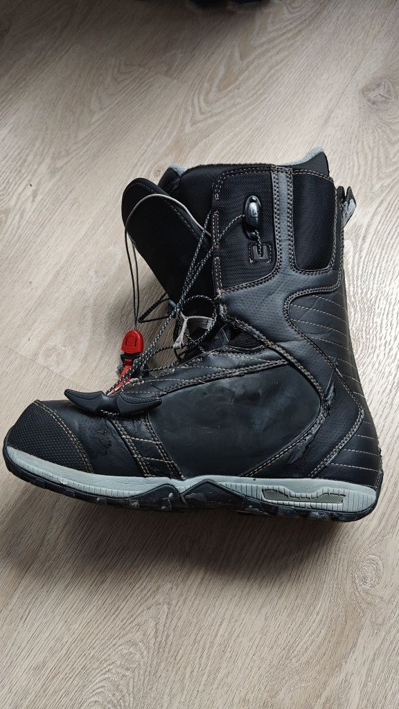 Burton Imperial rozmiar buta 44