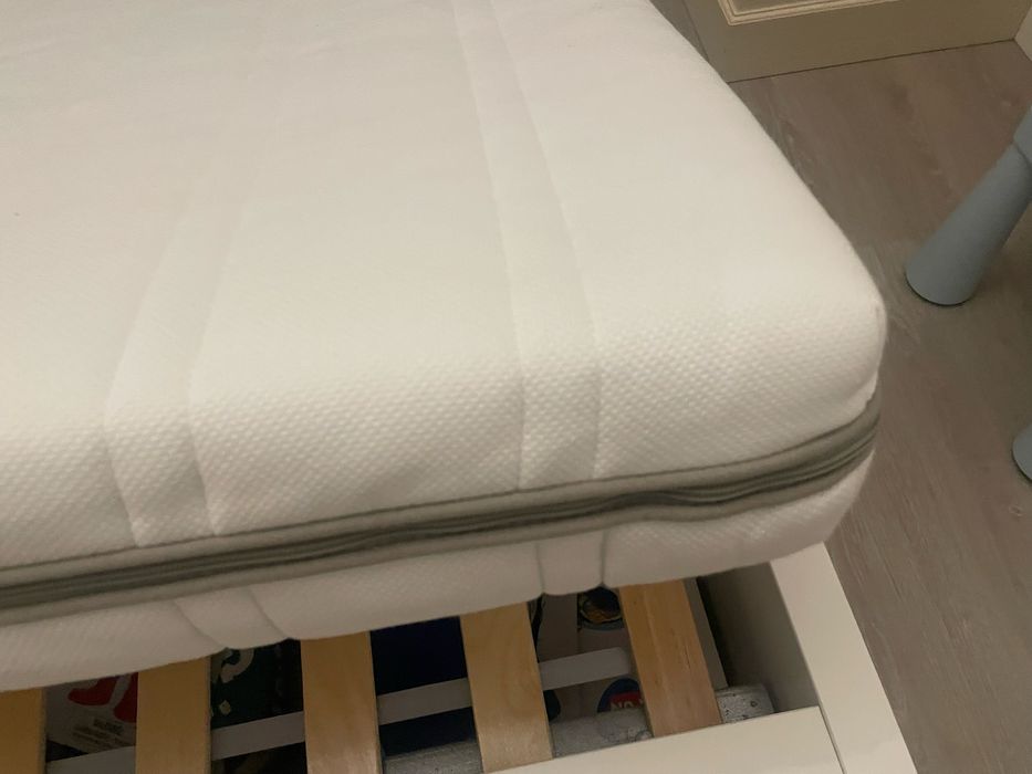 Cama 90X190 malm ikea + estrado + gavetas inferiores e colchao