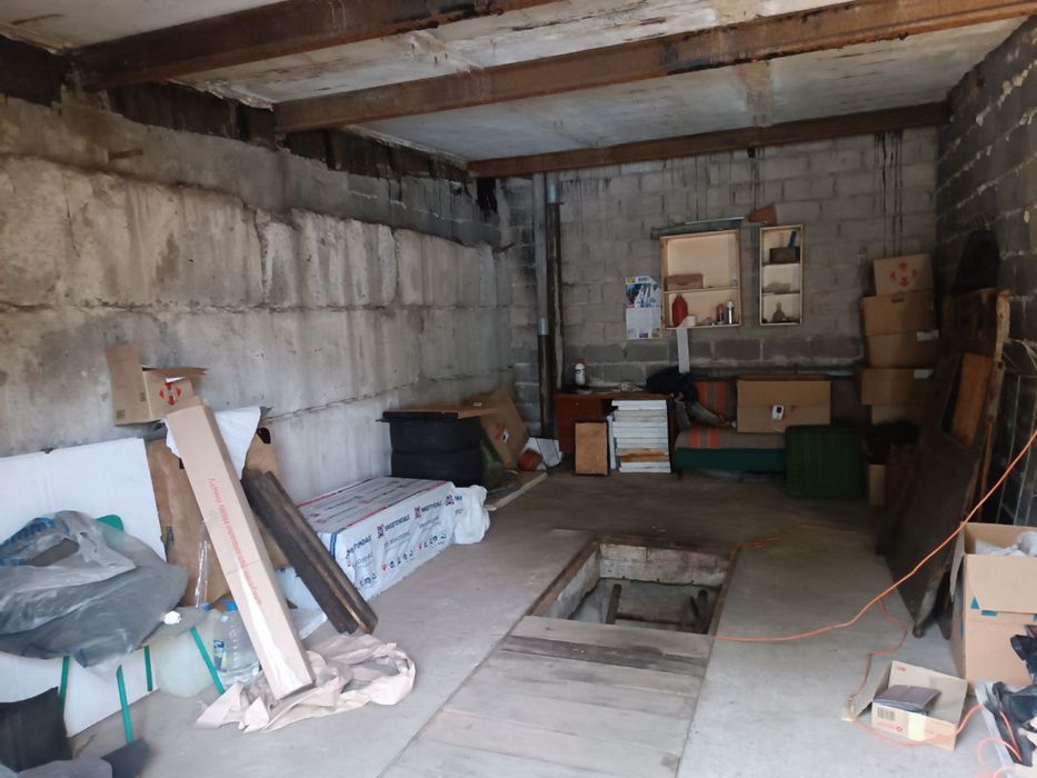 Продам гараж ак.южный