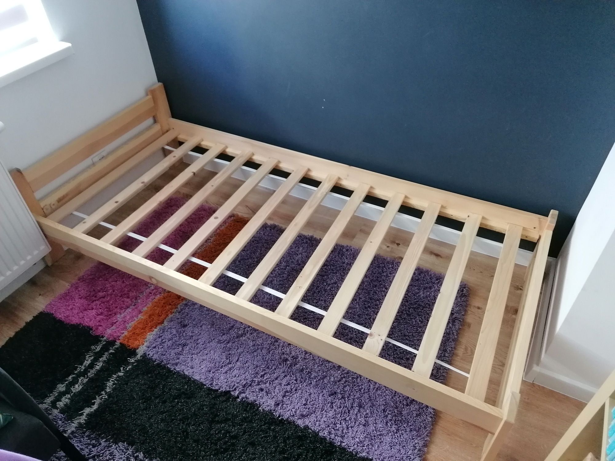 Łóżko drewniane z materacem 90x200