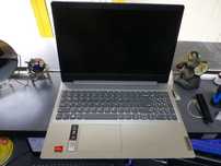 Laptop Lenovo IdeaPad 3 / 15ADA05  AMD RYZEN 5 . 8 / 512 GB srebrny