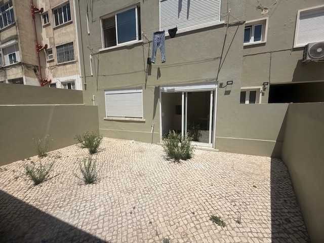 Arrenda-se T2 Areeiro