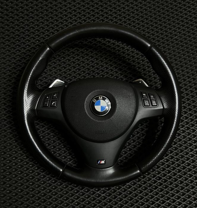 Оригинальный М руль BMW e90, е91, е92, е93 с лепестками под Акпп.
