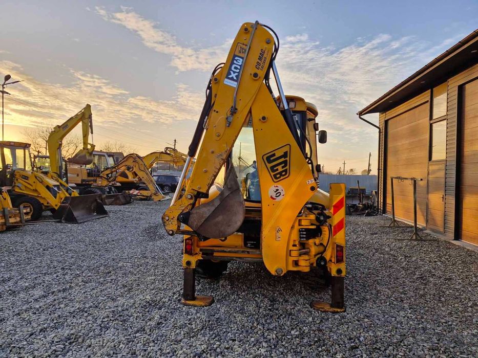 екскаватор навантажувач JCB 3cx