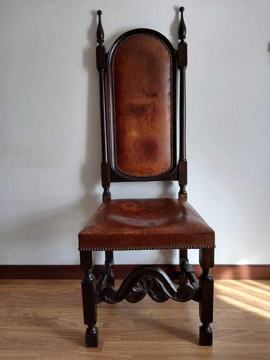 Par de Cadeiras de Sala Clássicas - Antigas