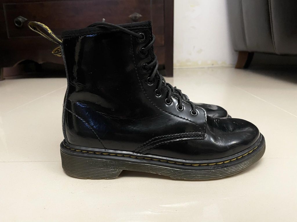 Dr.Martens botki zasuwane damskie 35

Rozmiar 35
Wkładka 22cm
kolor:cz