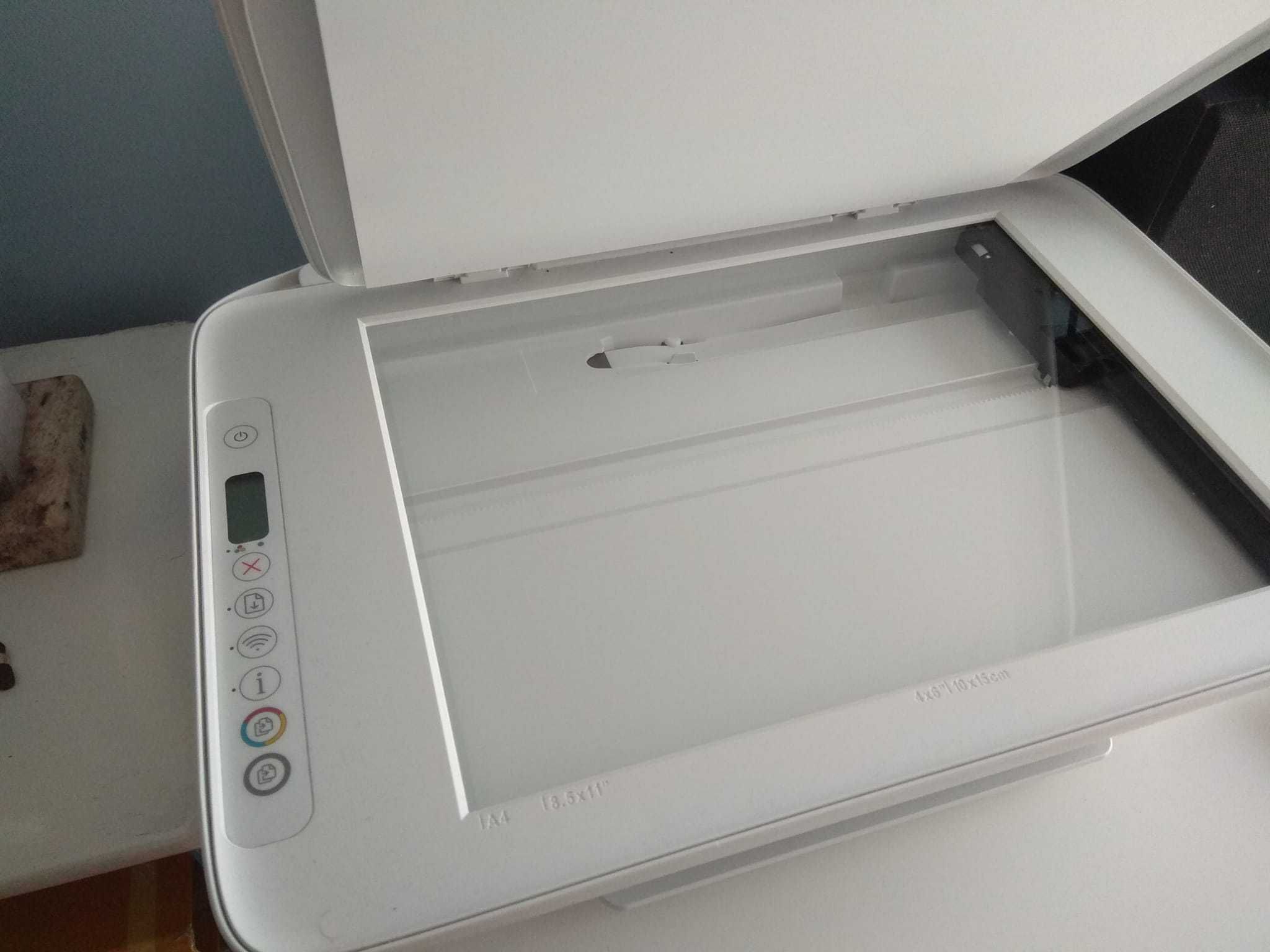 Impressora HP DESKJET 2710 HI-FI, com digitalizador.