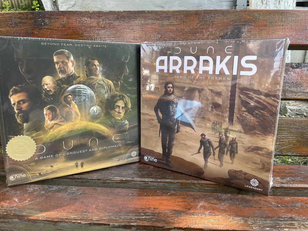 Продам дві настільні гри duna та duna ARAKIS