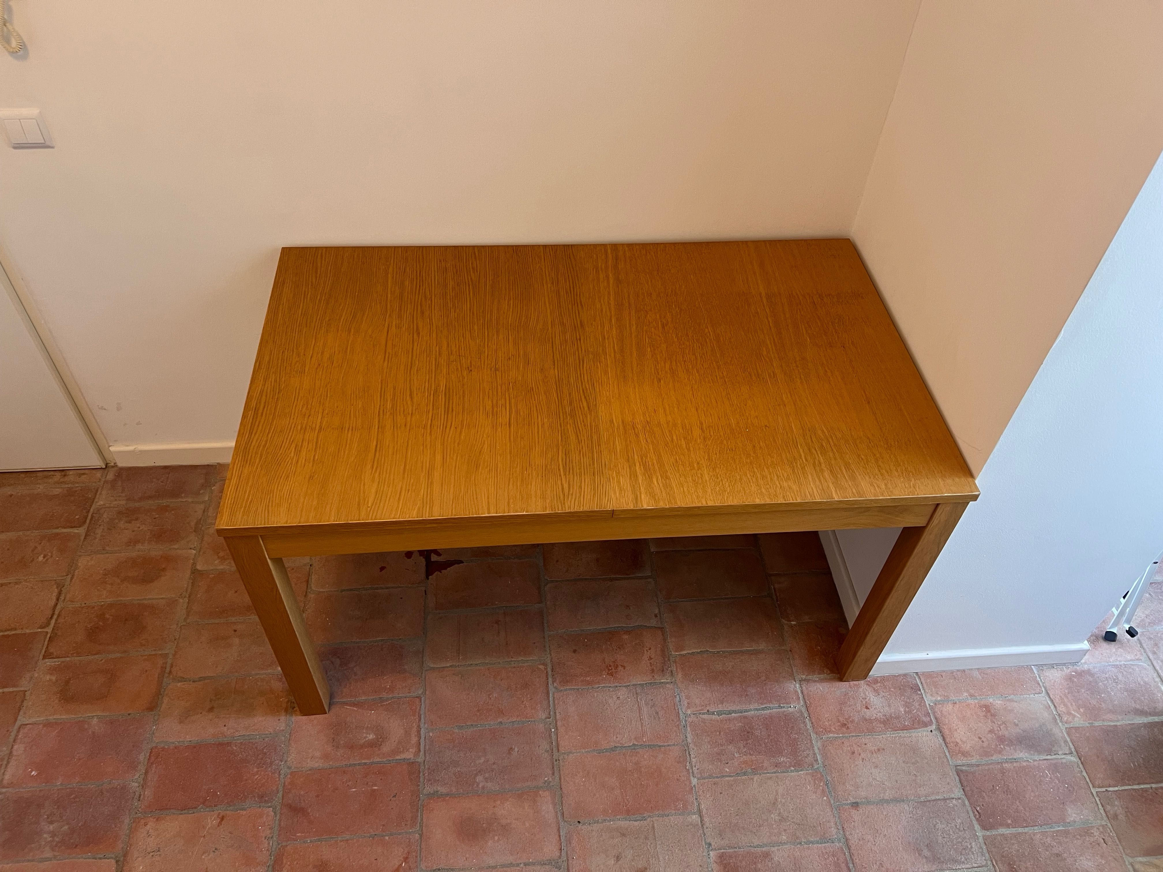 Mesa de jantar extensível