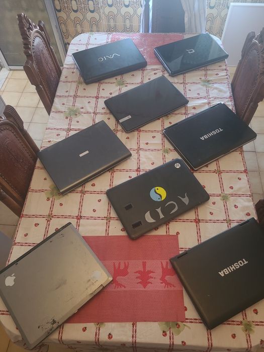 Lote de portáteis para peças