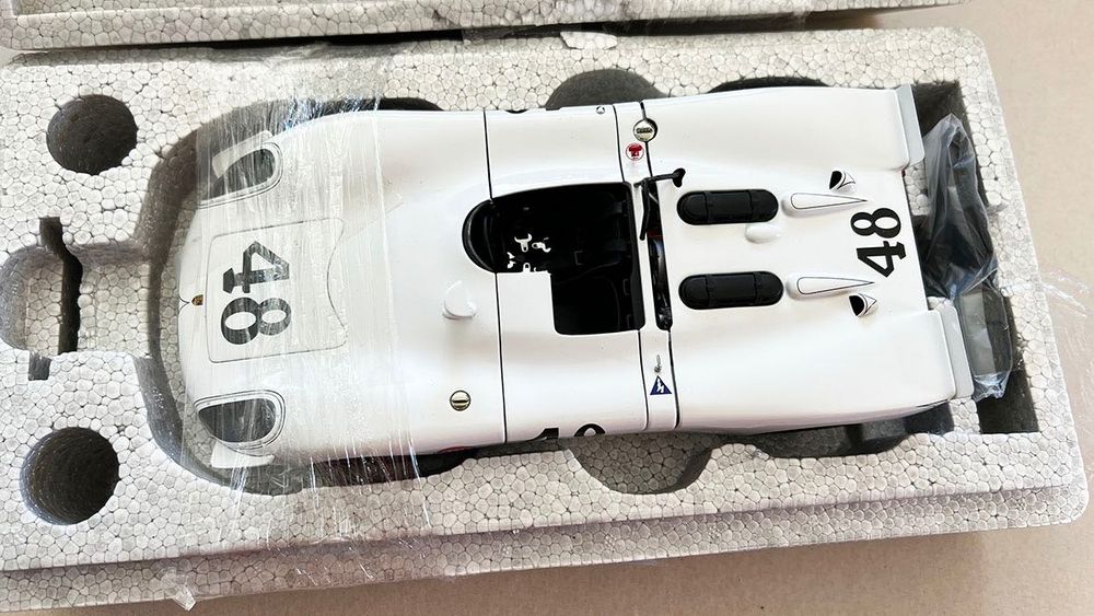 AUTOART 1/18 Porsche 908 Steve McQueen (rara)