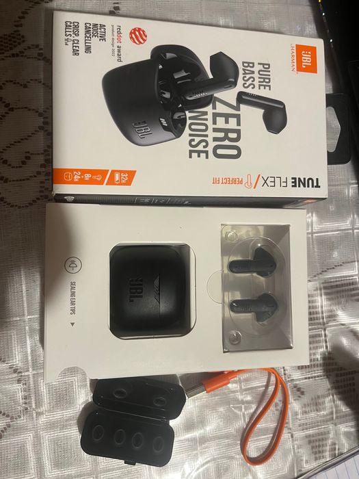 Навушники  J B L