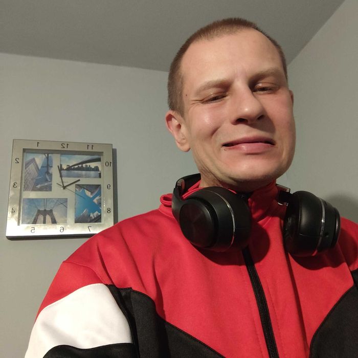 Nowy Dres... Rozmiar: "L" Bojówkowy Dres Kolor: Czarno-Czerwony...