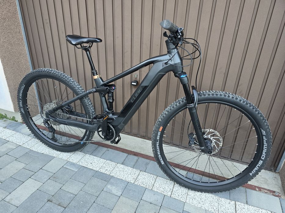 Rower elektryczny Cube Stereo race Hybrid 29 piękny stan