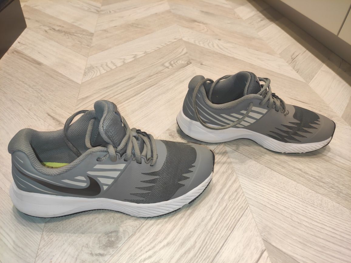 Buty dziecięce Nike Runner 35.5
