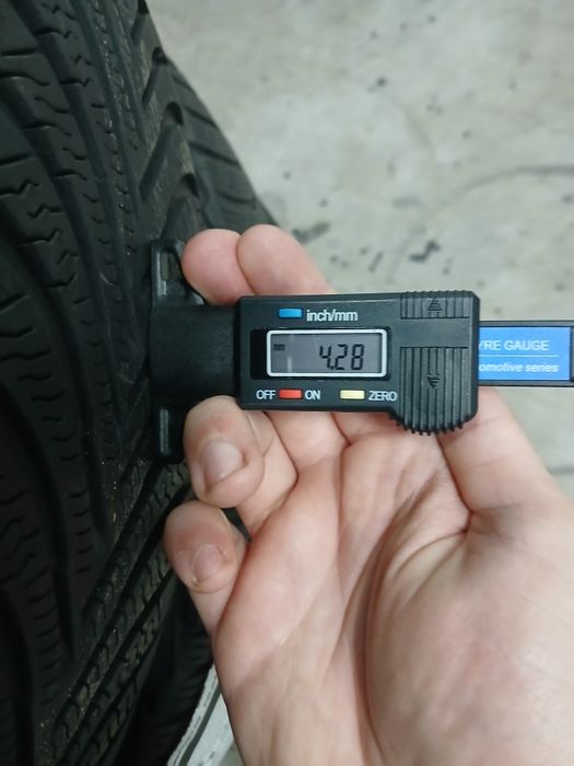 215 65 R17  MICHELIN  Alpin 5,Зимові шини Б/В,Склад